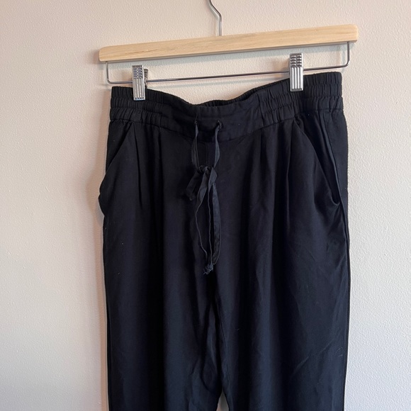 Aritzia talula black joggers pant - Picture 2 of 4